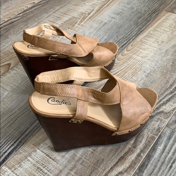 Candie’s Tan and Brown Wedges - Picture 2 of 5